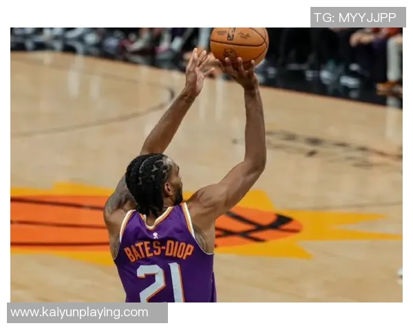 布克本赛季场均253次空位三分球引领联盟展现超强投射能力