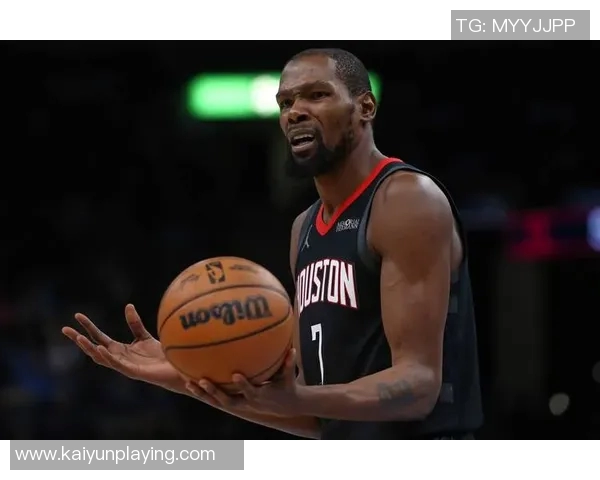 杜兰特呼吁队友主动创造机会不要总是依赖传球给他