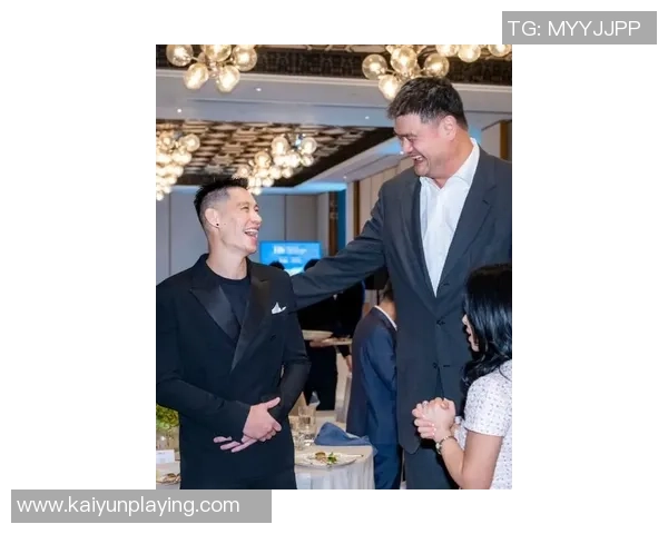 书豪香港企业峰会之旅与蔡老板姚明相聚并畅游迪士尼乐园