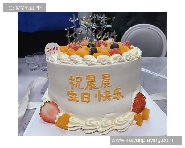 杨晨52岁生日FIFA送祝福以双脚探路照亮未来之路