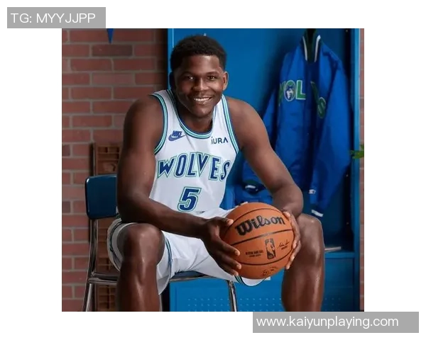 小里弗斯称赞爱德华兹本赛季表现被低估强调其始终保持高水平竞技状态