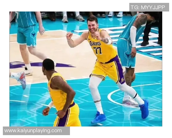 八村塁赛季首扣篮精彩瞬间回顾东契奇之前的勉强扣篮对比分析