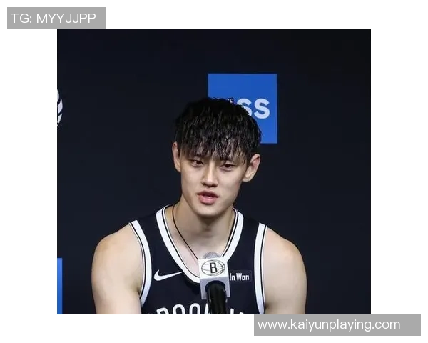 曾凡博防守贾里德巴特勒失误被罚犯规瞬间回顾